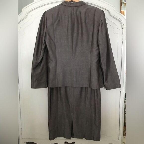 Anne Klein Executive Collection 2 Piece Lined Jacket and Sheath Dress Size 10 - Picture 5 of 9